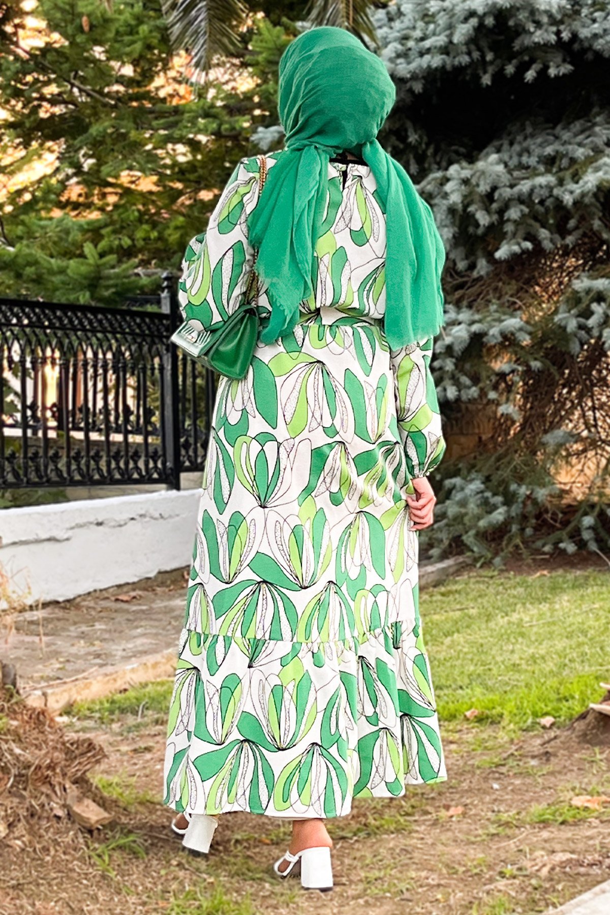 Eteği Volanlı Desenli Elbise TSD220850 Yeşil