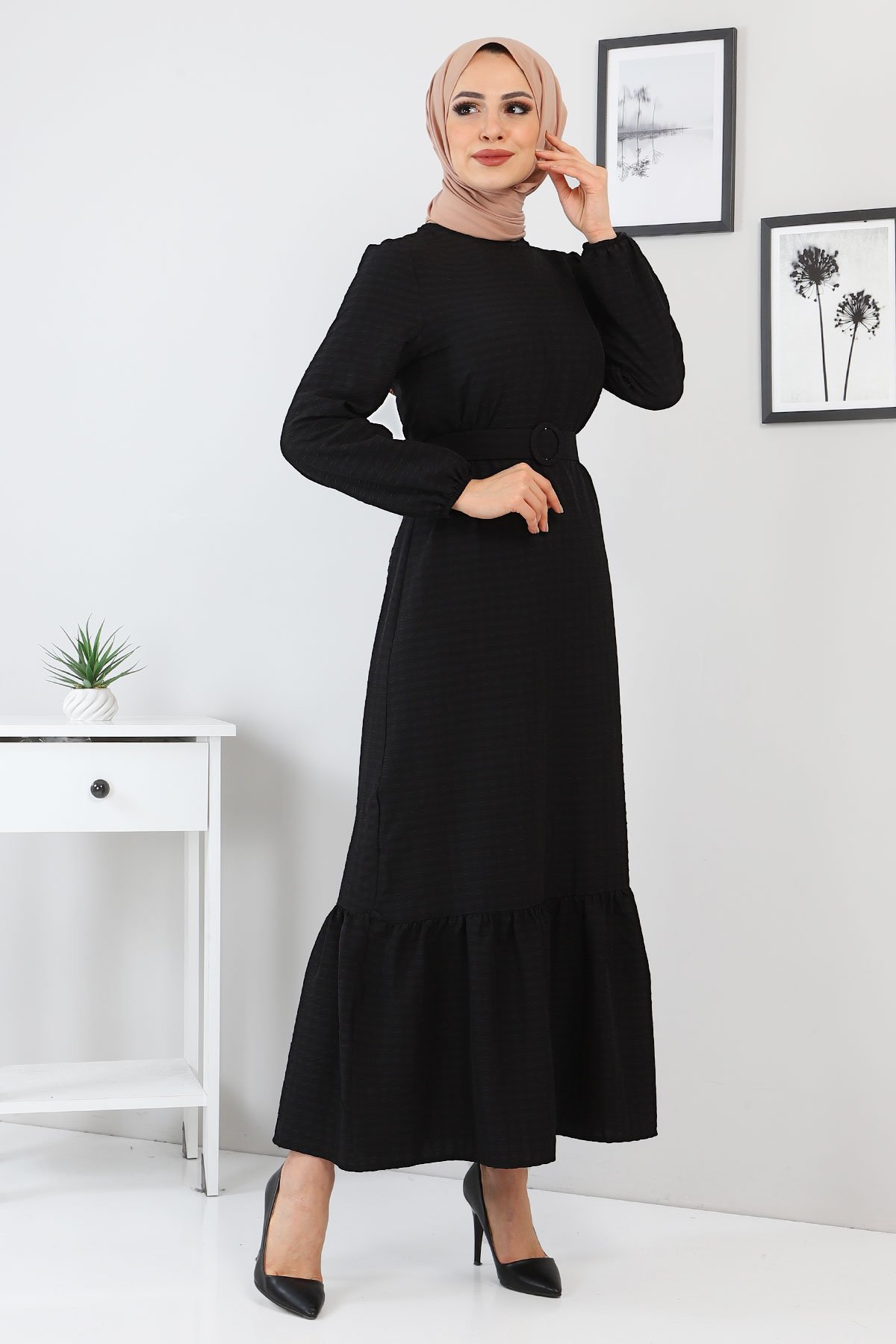 Kemer Detaylı Kareli Elbise TSD220133 Siyah