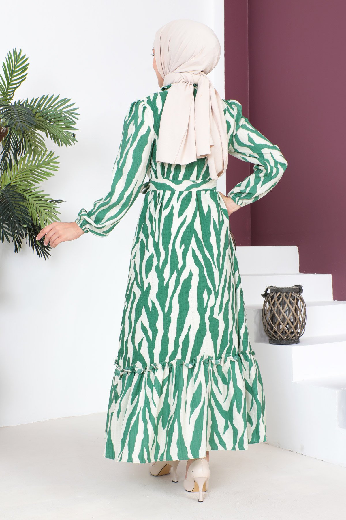 Yakası Fırfırlı Zebra Desenli Elbise TSD230725 Yeşil