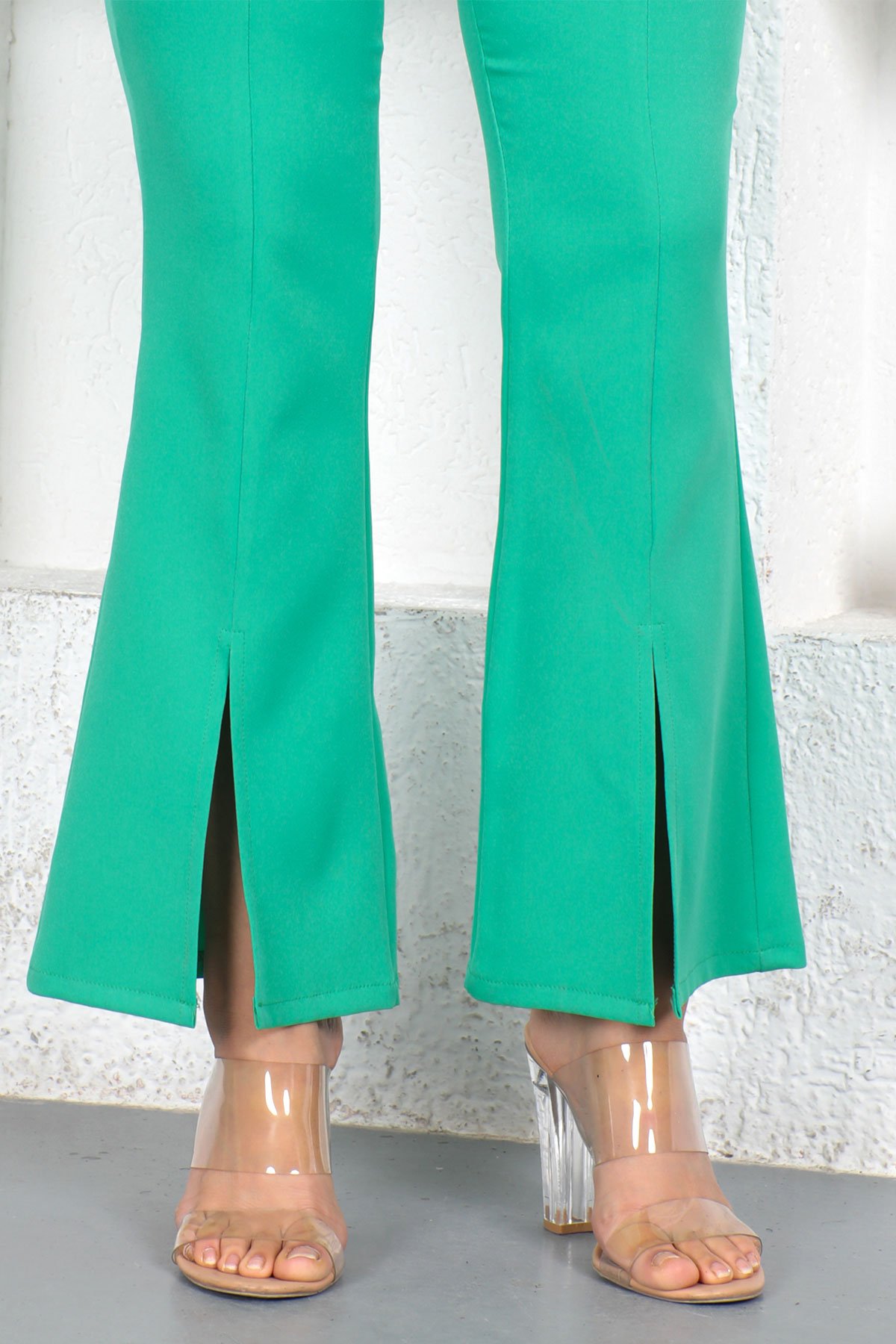 Yırtmaçlı Kumaş Pantolon TSD230368 Yeşil